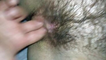 Evelines mogen kvinna vackra dropptuttar
