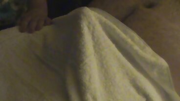 Russian College Gal hittar mammas BF Dick! ASAP sprutar nakenbilder på äldre kvinnor