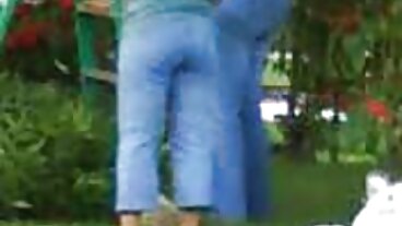 BJ lesbiska mogna kvinnor RAW: Sexiga Charlotte Sartre tar en chansning i Vegas på PorrHD