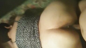 BBW MILF med jättetuttar som äldre dam söker onanerar