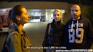 BRAZZERS Dinner Guest Gia kåta mogna kvinnor Derza är en analfuskare