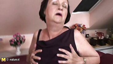 BRAZZERS MILF Yogabunnys POV äldre kåta damer Titfuck Position