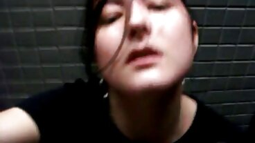 Underbara Gamer-tjejen Emily Willis tappar kåta mogna kvinnor vad