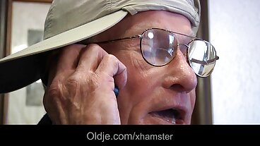BRAZZERS Slutty Tiffany Squirts Gäster på kåta gamla damer Potluck Party